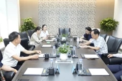 中國(guó)文化部原副部長(zhǎng)、國(guó)家博物館首任館長(zhǎng)潘震宙一行領(lǐng)導(dǎo)到達(dá)金蛹科技進(jìn)行參觀指導(dǎo)